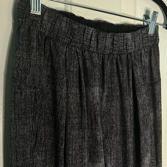 Lululemon Rollin' With My Omies Pant- Burlap Texture Black Dune/ Size 4 (FLAWED) - Picture 8 of 13
